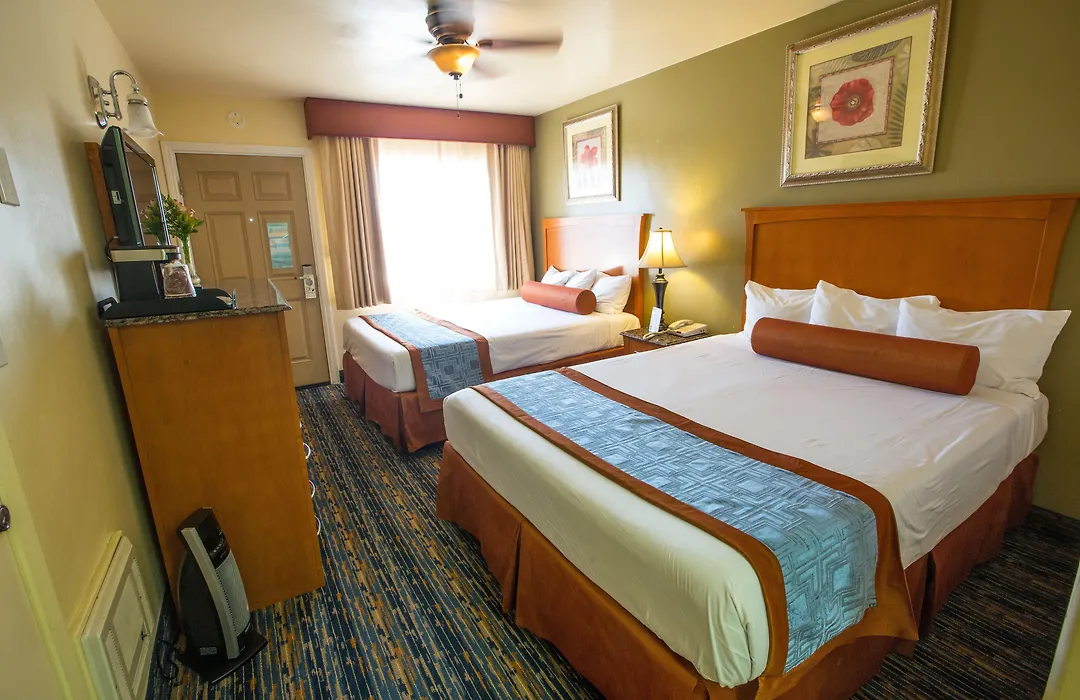Beachwalker Inn & Suites-1